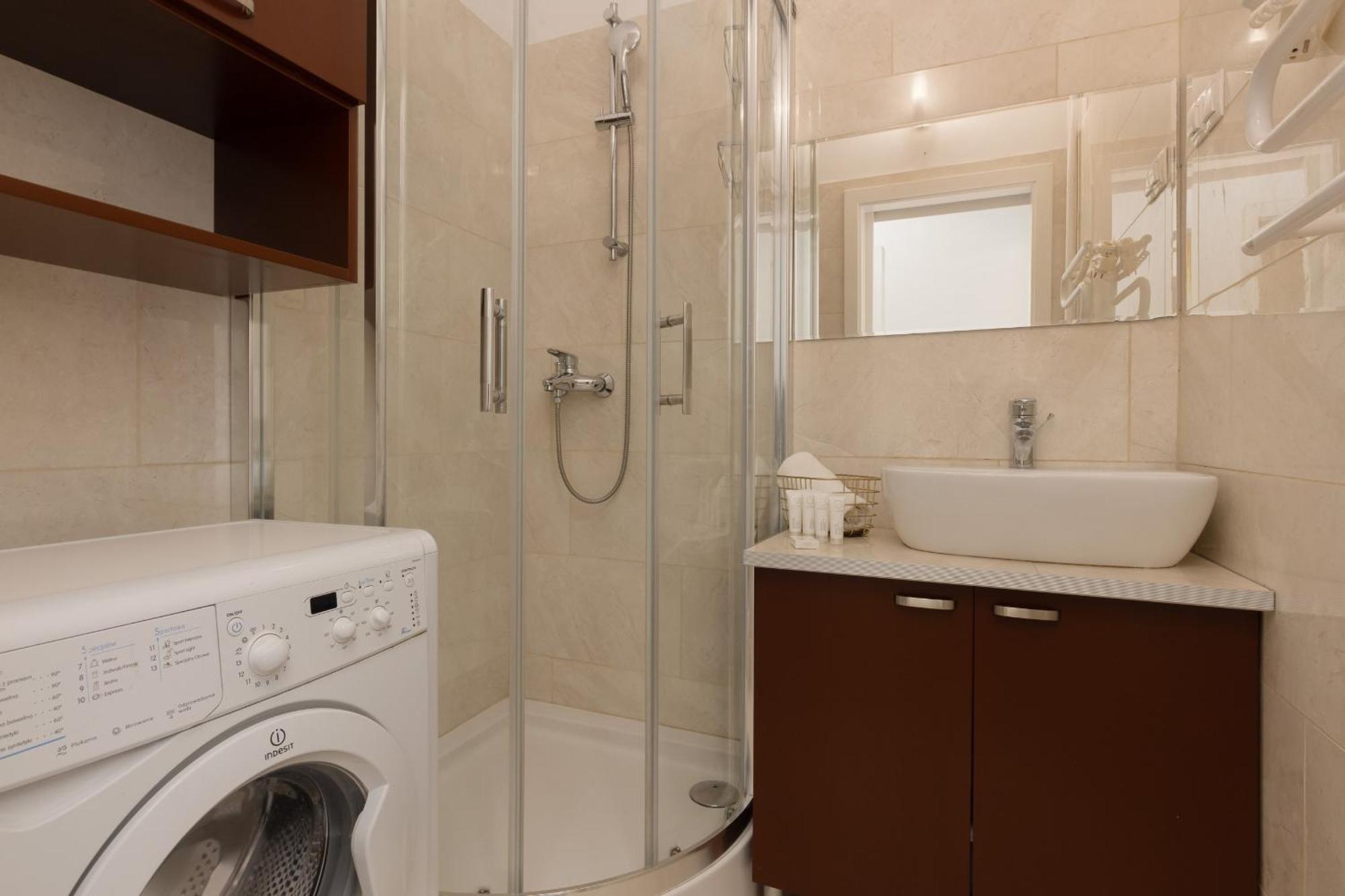 Warsaw New Town Square Apartment For 5 Guests By Noclegi Renters Buitenkant foto